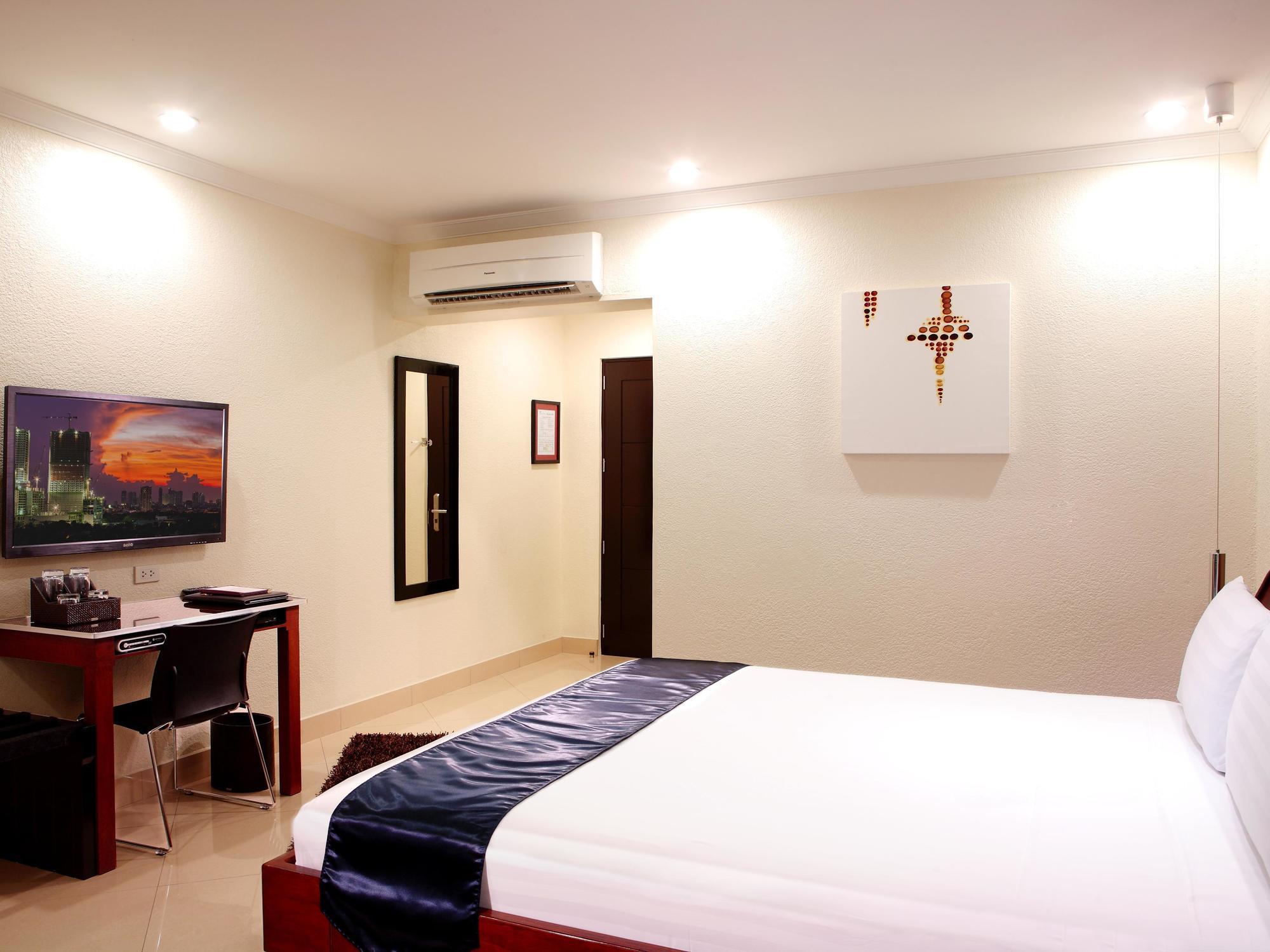 Queens Hotel Angeles City Εξωτερικό φωτογραφία