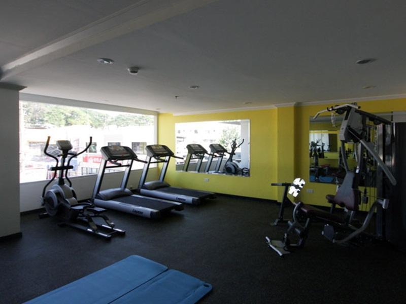 Queens Hotel Angeles City Εξωτερικό φωτογραφία