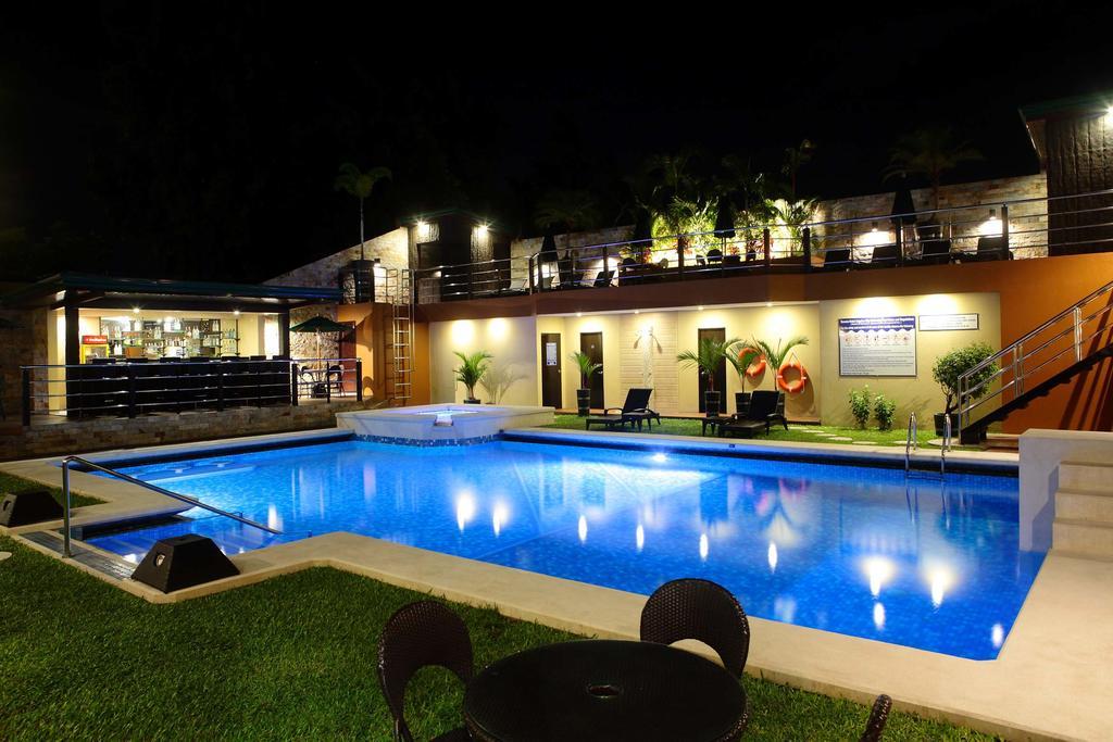 Queens Hotel Angeles City Εξωτερικό φωτογραφία