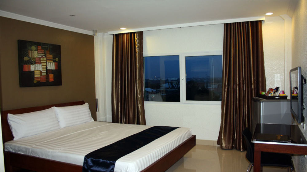 Queens Hotel Angeles City Εξωτερικό φωτογραφία