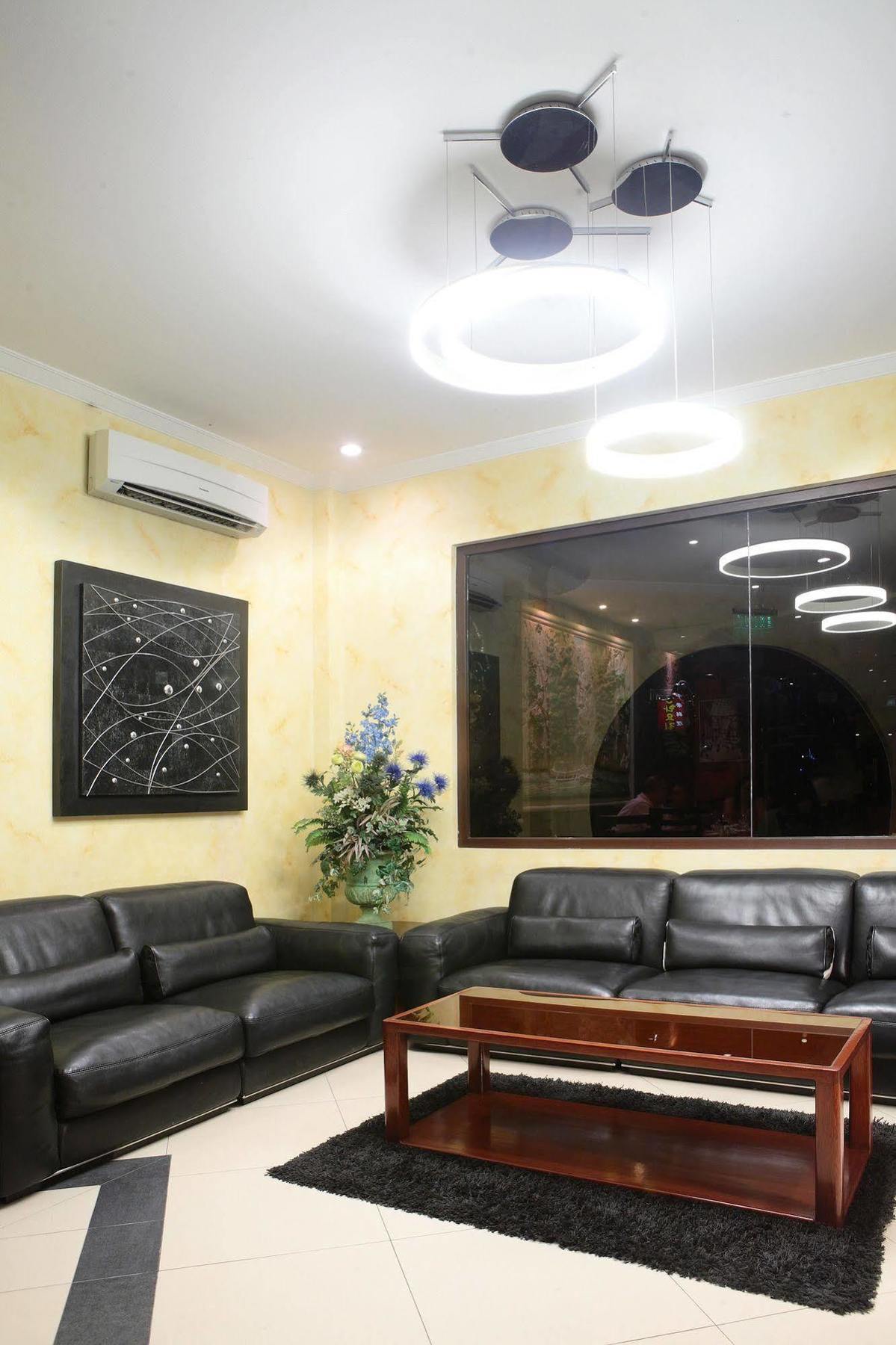 Queens Hotel Angeles City Εξωτερικό φωτογραφία