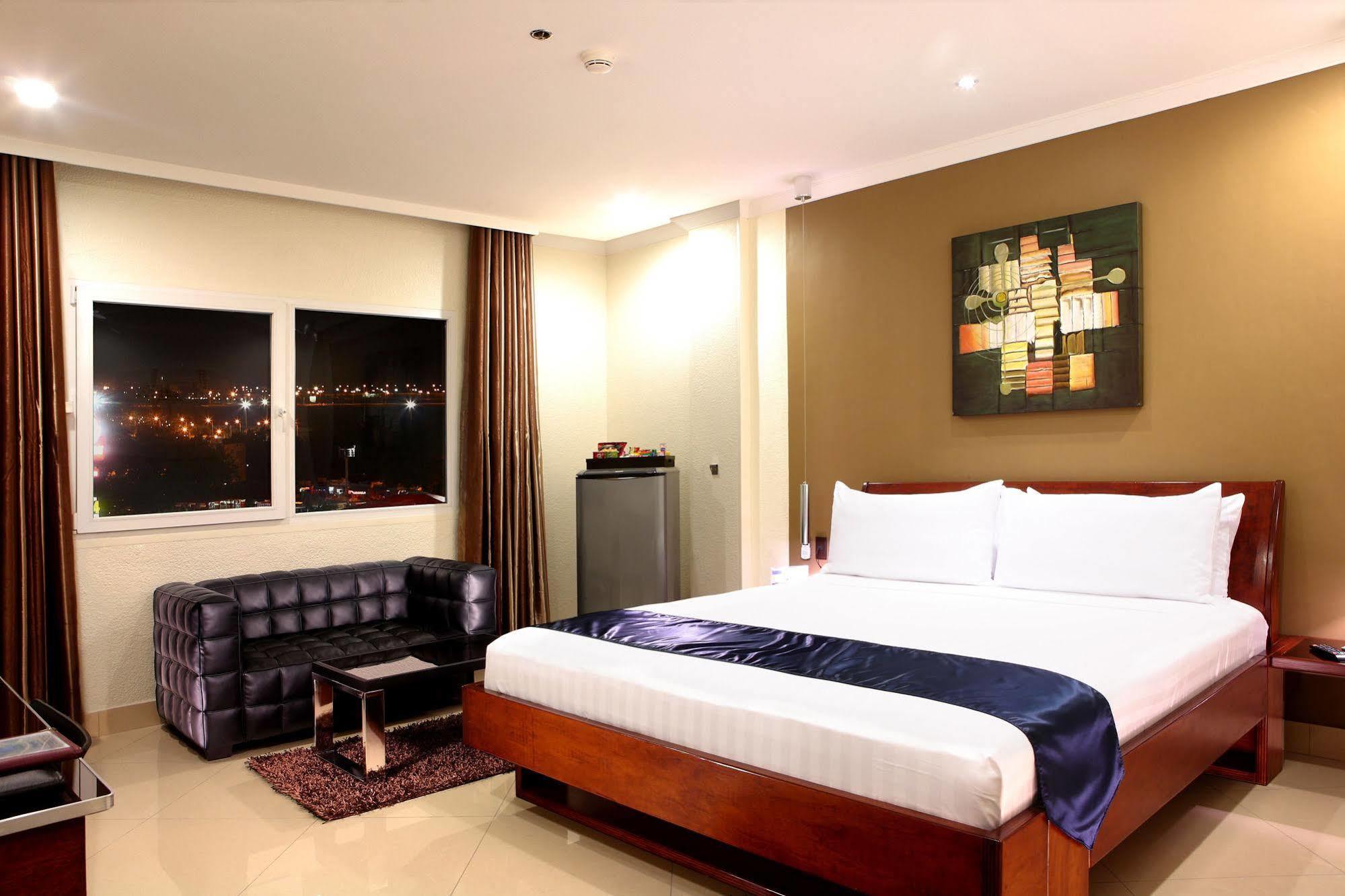 Queens Hotel Angeles City Εξωτερικό φωτογραφία